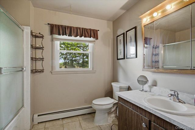 41 Greentree Drive S, Hyde Park, NY 12538