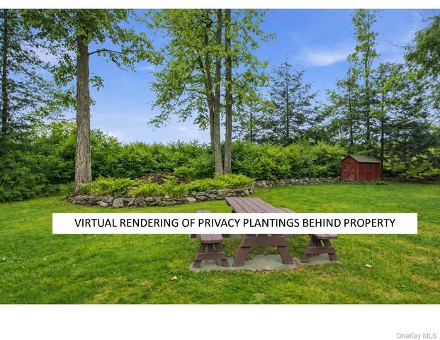 41 Greentree Drive S, Hyde Park, NY 12538