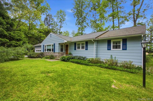 41 Greentree Drive S, Hyde Park, NY 12538