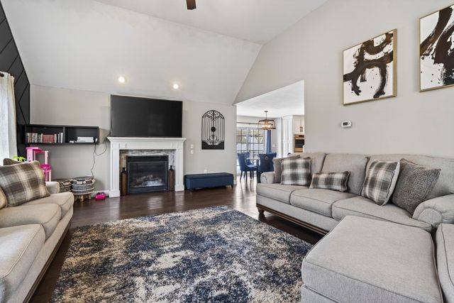 1 Scenic Lane, Hudson, NH 03051