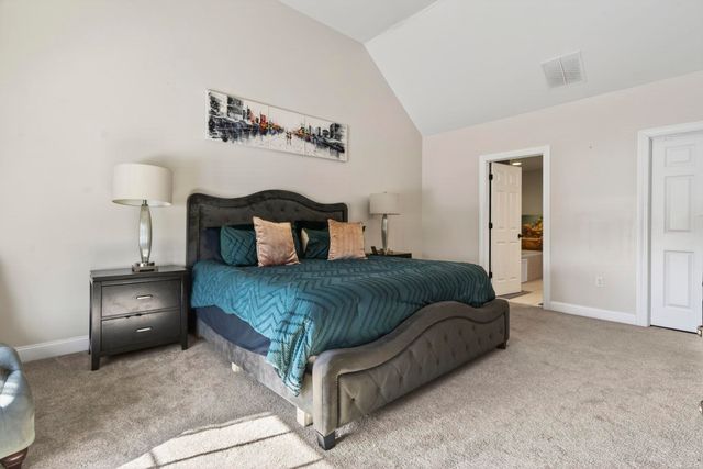 1 Scenic Lane, Hudson, NH 03051