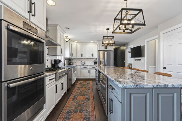 1 Scenic Lane, Hudson, NH 03051