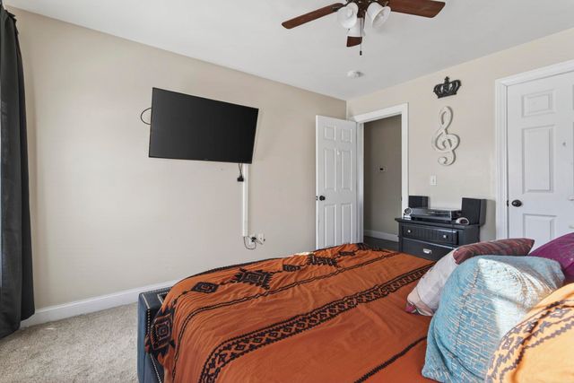 1 Scenic Lane, Hudson, NH 03051