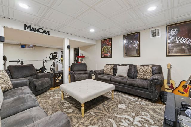 1 Scenic Lane, Hudson, NH 03051