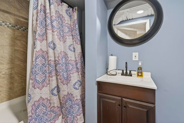 1 Scenic Lane, Hudson, NH 03051