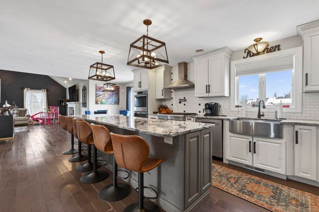 1 Scenic Lane, Hudson, NH 03051