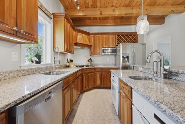 5 Knights Lane, Newburyport, MA 01950