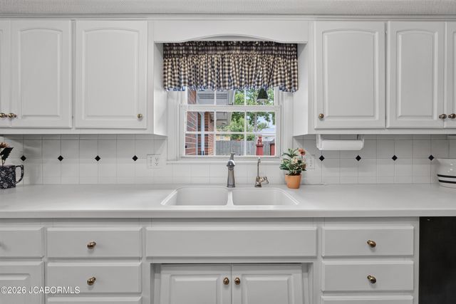 1605 COLONIAL COURT, Columbia, MO 65202