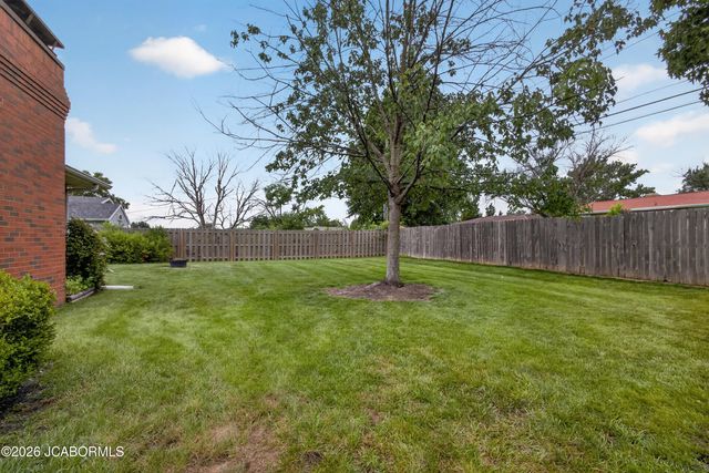 1605 COLONIAL COURT, Columbia, MO 65202