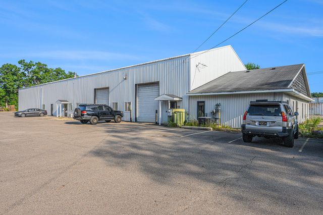 9340 Shaver Road A & B, Portage City, MI 49024