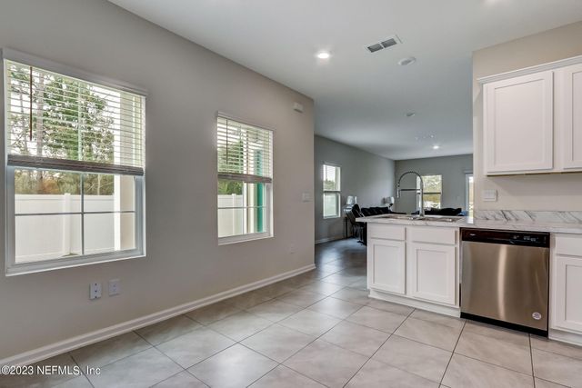 988 OBSERVATORY Parkway, Jacksonville, FL 32218