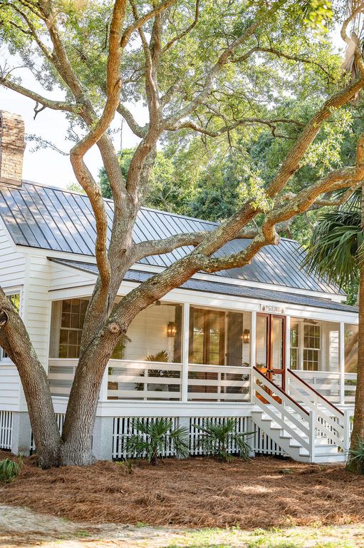 2524 Middle Street, Sullivans Island, SC 29482