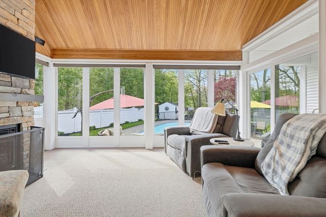 168 Liberty St, Middleton, MA 01949