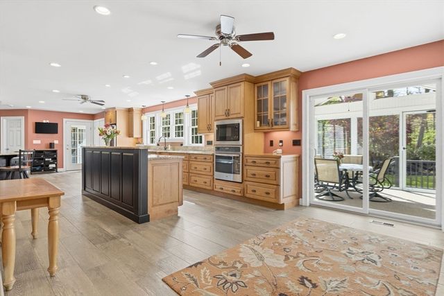 168 Liberty St, Middleton, MA 01949