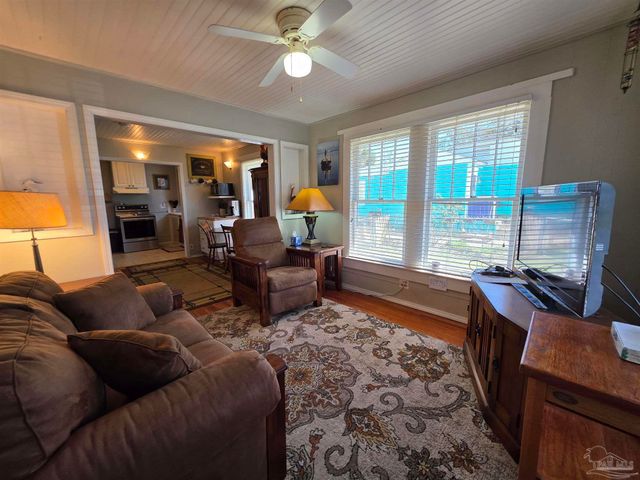 430 S 1st St, Pensacola, FL 32507