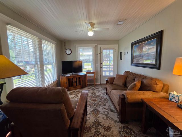 430 S 1st St, Pensacola, FL 32507