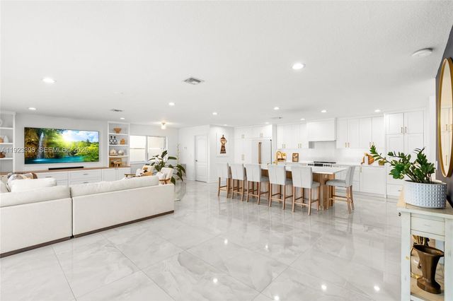 19427 NW 13th St, Pembroke Pines, FL 33029