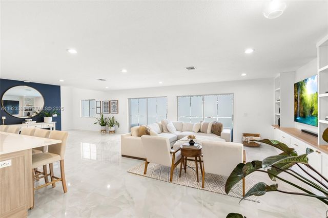 19427 NW 13th St, Pembroke Pines, FL 33029