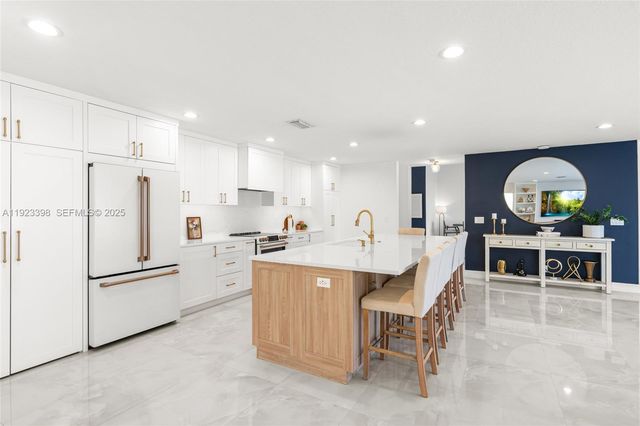 19427 NW 13th St, Pembroke Pines, FL 33029