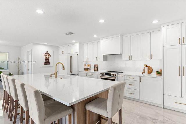 19427 NW 13th St, Pembroke Pines, FL 33029