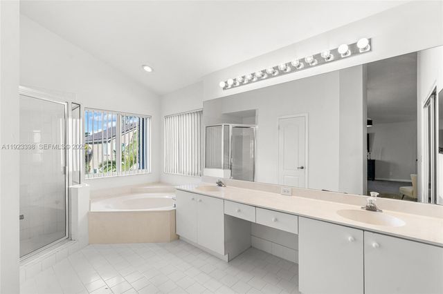 19427 NW 13th St, Pembroke Pines, FL 33029