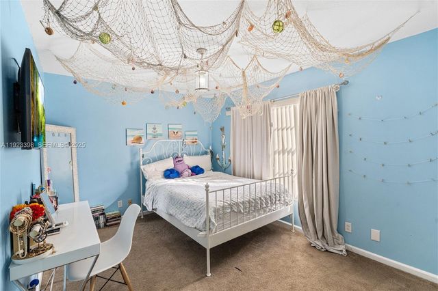 19427 NW 13th St, Pembroke Pines, FL 33029