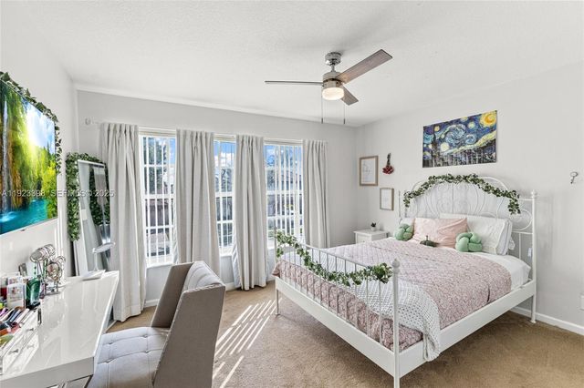 19427 NW 13th St, Pembroke Pines, FL 33029