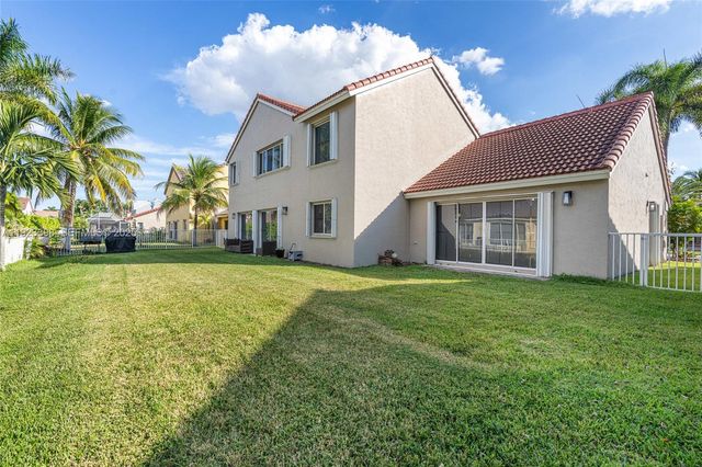 19427 NW 13th St, Pembroke Pines, FL 33029