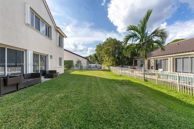 19427 NW 13th St, Pembroke Pines, FL 33029