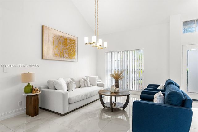 19427 NW 13th St, Pembroke Pines, FL 33029