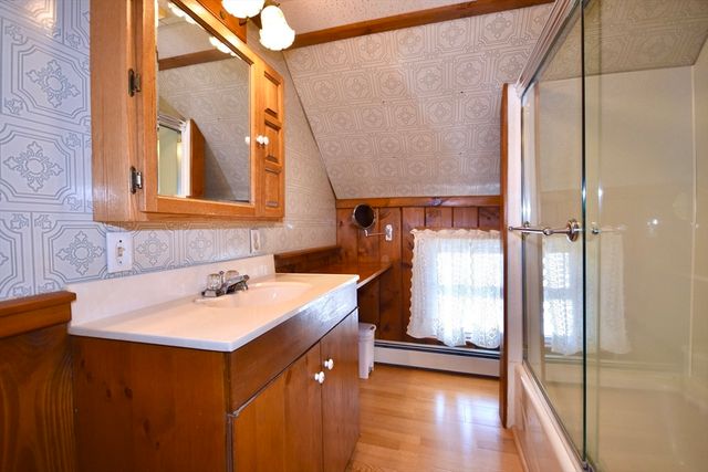 7 Knowles Ave, Wareham, MA 02571