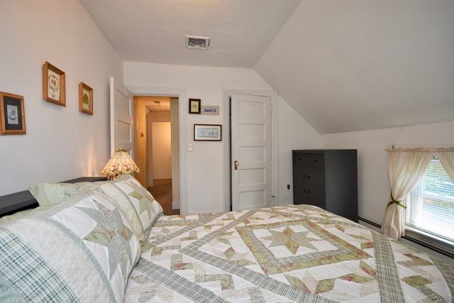 7 Knowles Ave, Wareham, MA 02571