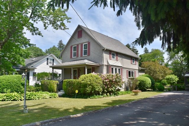 7 Knowles Ave, Wareham, MA 02571
