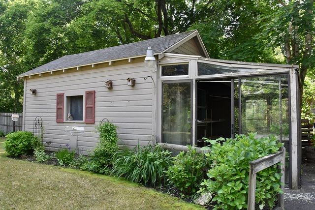 7 Knowles Ave, Wareham, MA 02571