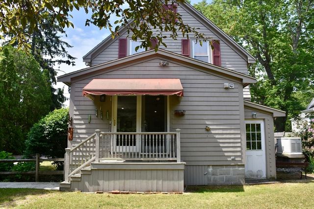 7 Knowles Ave, Wareham, MA 02571