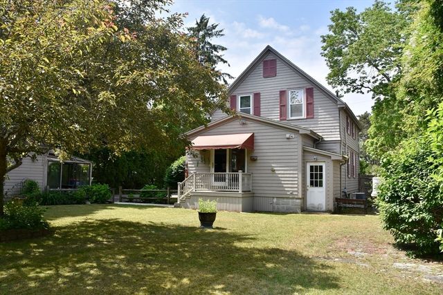 7 Knowles Ave, Wareham, MA 02571