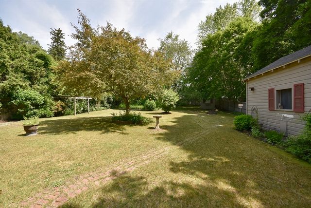 7 Knowles Ave, Wareham, MA 02571