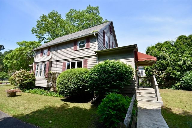 7 Knowles Ave, Wareham, MA 02571