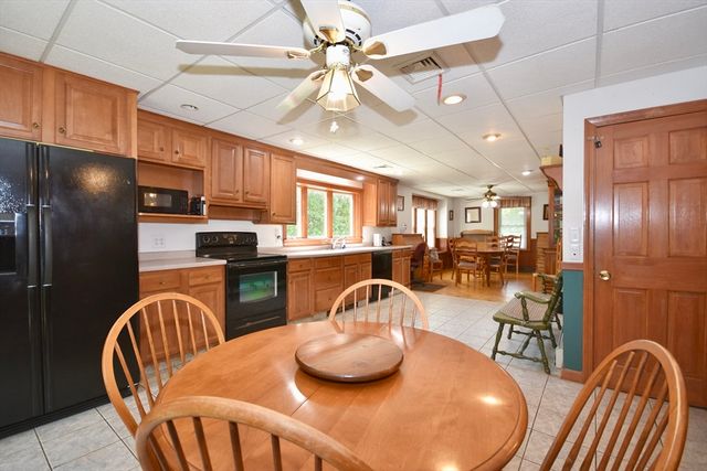 7 Knowles Ave, Wareham, MA 02571