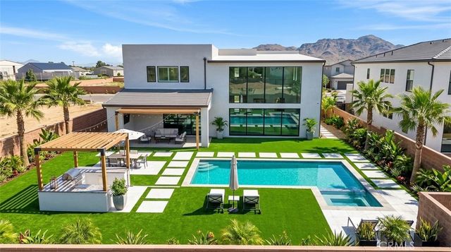 22801 Seaqua Circle, Chatsworth, CA 91311