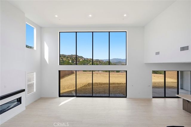 22801 Seaqua Circle, Chatsworth, CA 91311