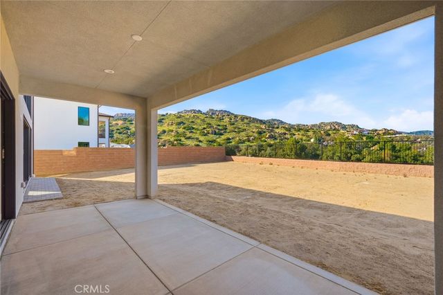 22801 Seaqua Circle, Chatsworth, CA 91311