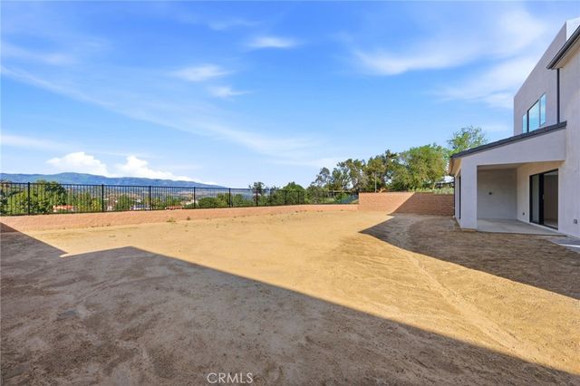 22801 Seaqua Circle, Chatsworth, CA 91311
