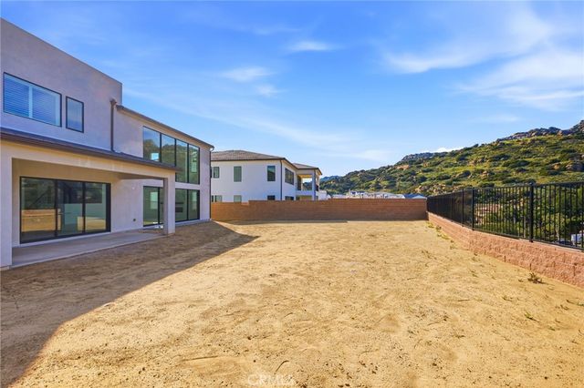 22801 Seaqua Circle, Chatsworth, CA 91311