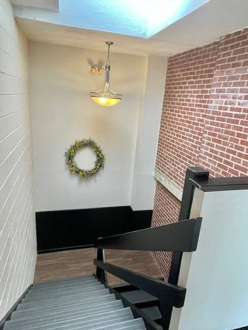 128 Warren St. 1, Lowell, MA 01852