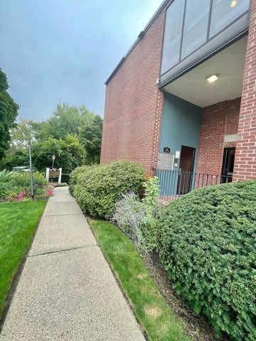 128 Warren St. 1, Lowell, MA 01852