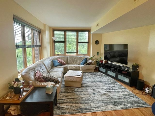 128 Warren St. 1, Lowell, MA 01852