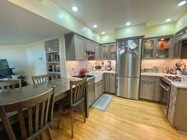 128 Warren St. 1, Lowell, MA 01852