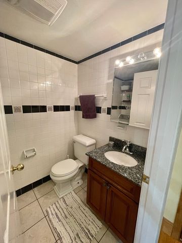 128 Warren St. 1, Lowell, MA 01852