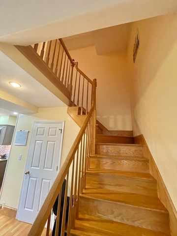 128 Warren St. 1, Lowell, MA 01852